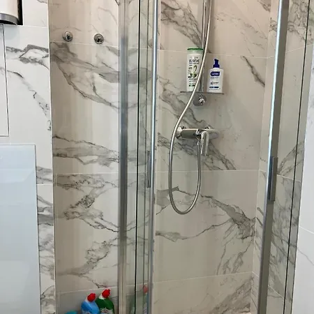 Kleine Boutique In Appartement Cannes