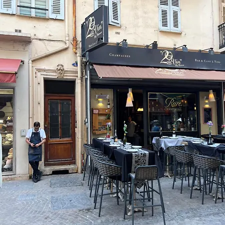 Apartman Newly Renovated Luxury In The Center Of