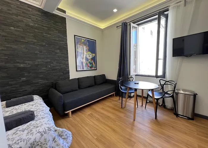 Newly Renovated Luxury In The Center Of Appartement
