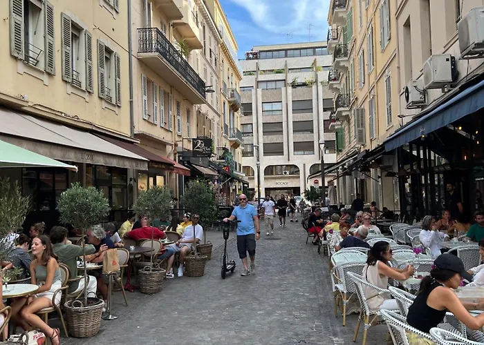 Newly Renovated Luxury In The Center Of Appartement