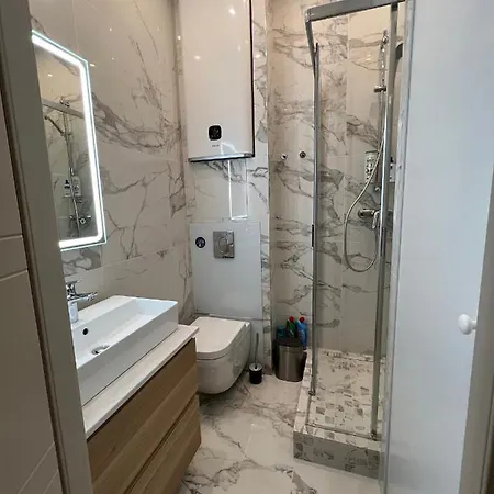 Apartment Newly Renovated Luxury In The Center Of *